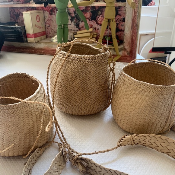 Sweet Cross body Small Handwoven Bag/ Purse Plus Two Smaller A Set Storage Cute - Picture 7 of 11